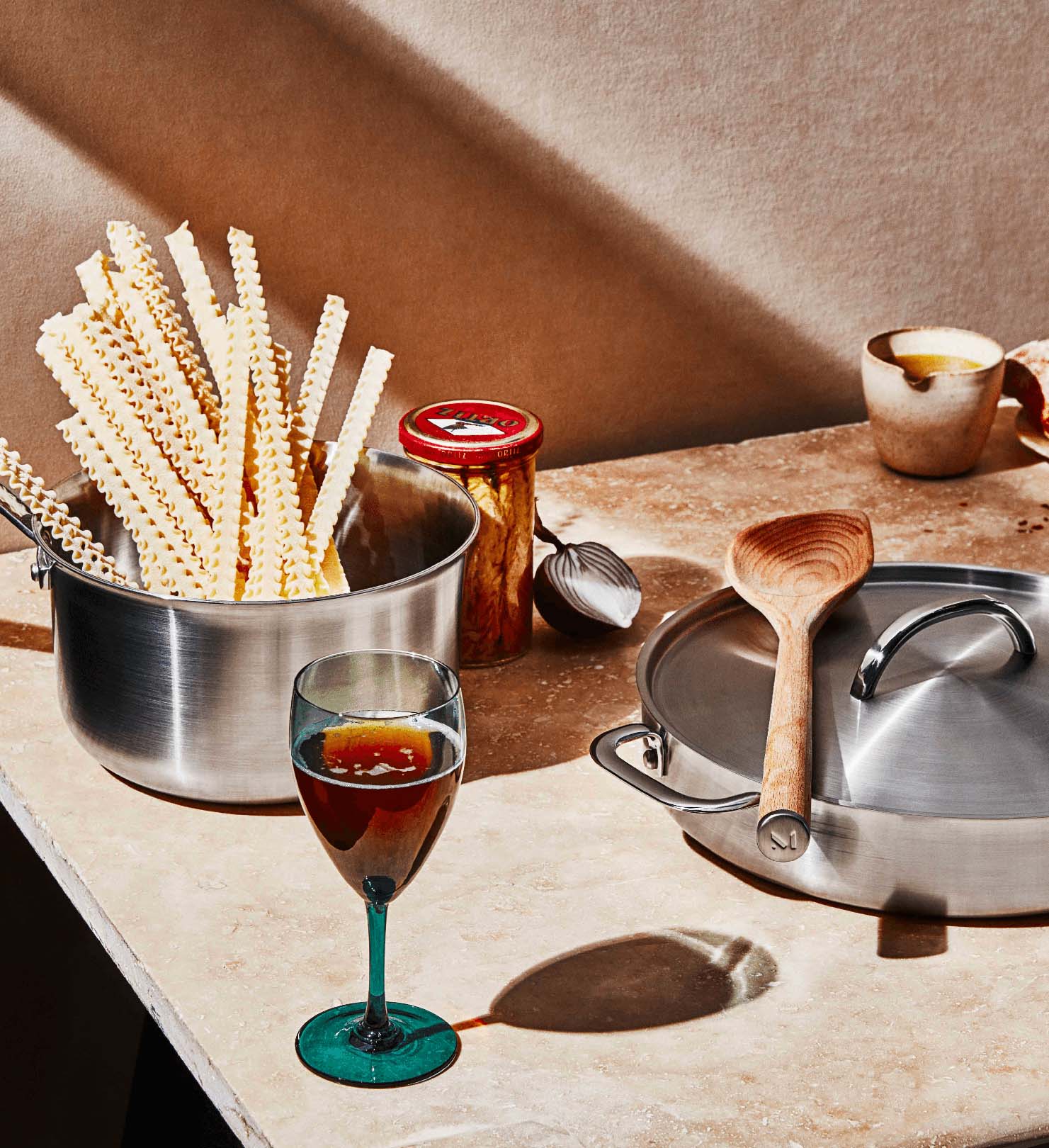 Lay your table for life.