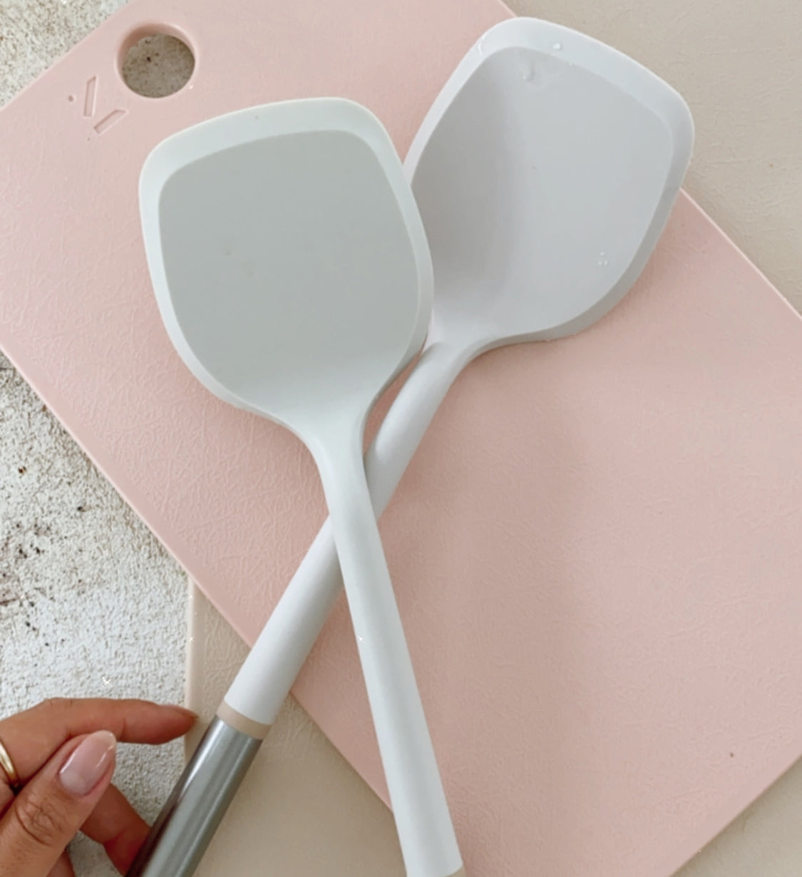 Lay your table for life.