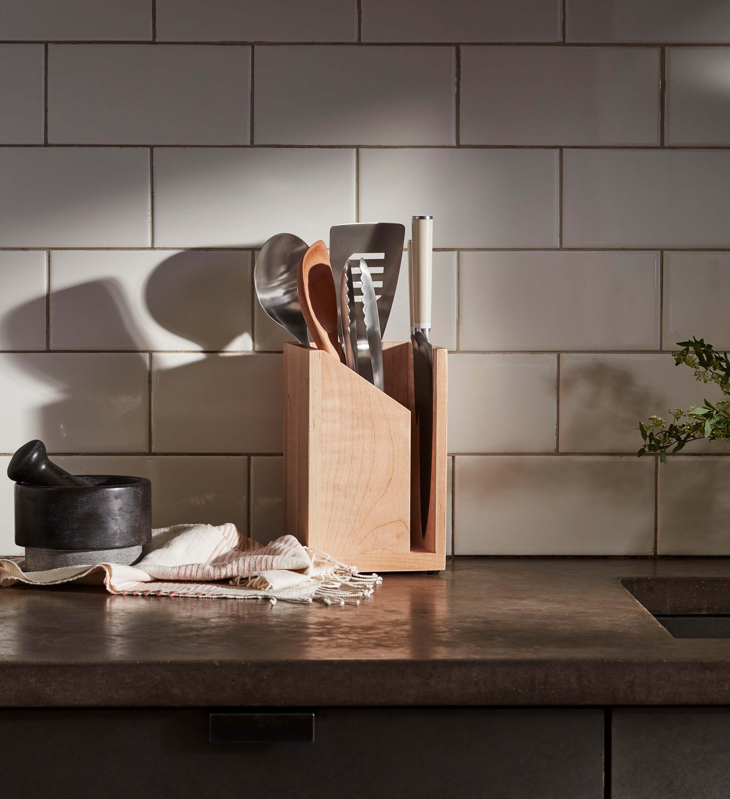 Lay your table for life.