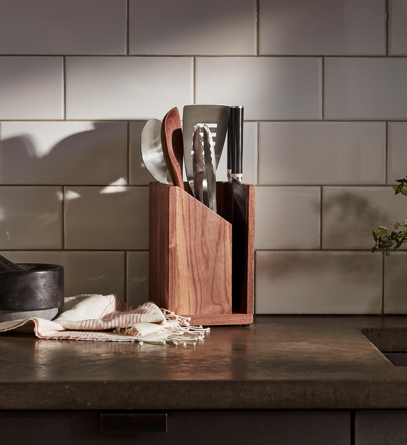 Lay your table for life.