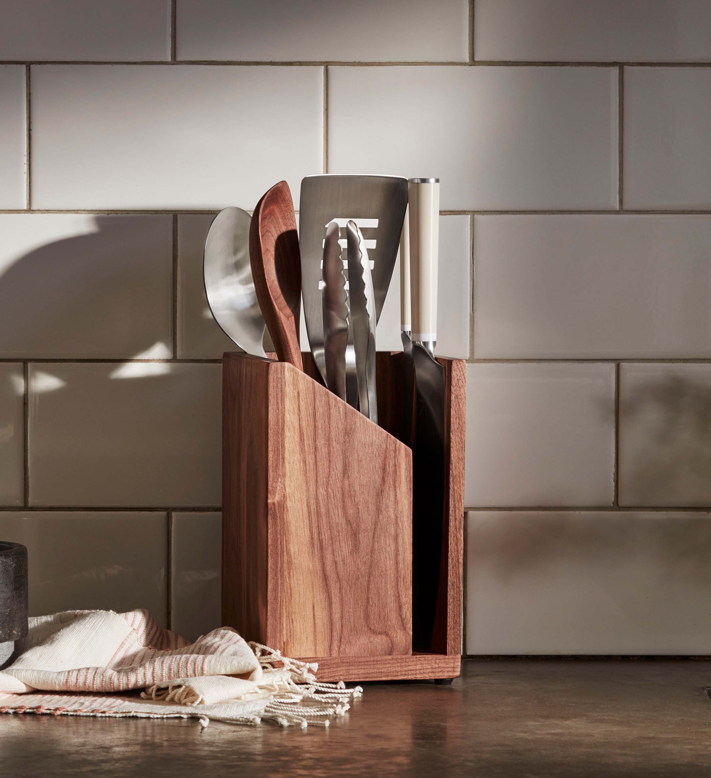 Lay your table for life.